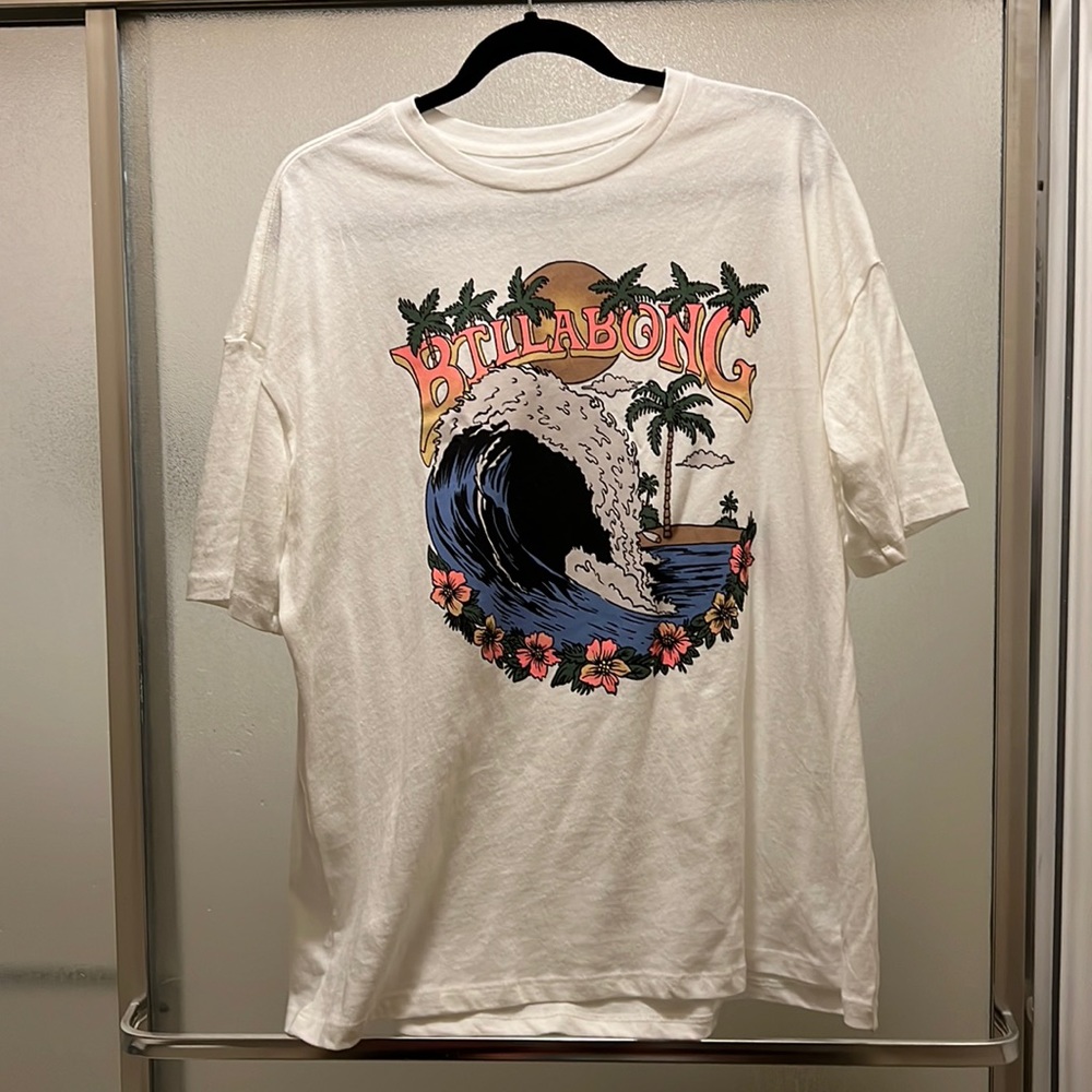 Brand new billabong shirt size M.